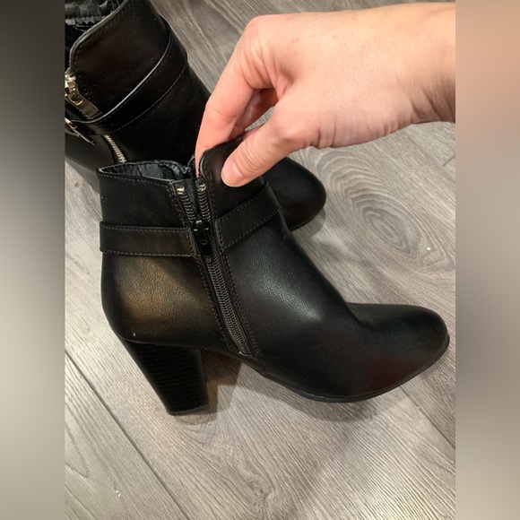 Ardene Block-Heel Booties w Zippers in Black, Size Women’s 7 - Picture 5 of 6